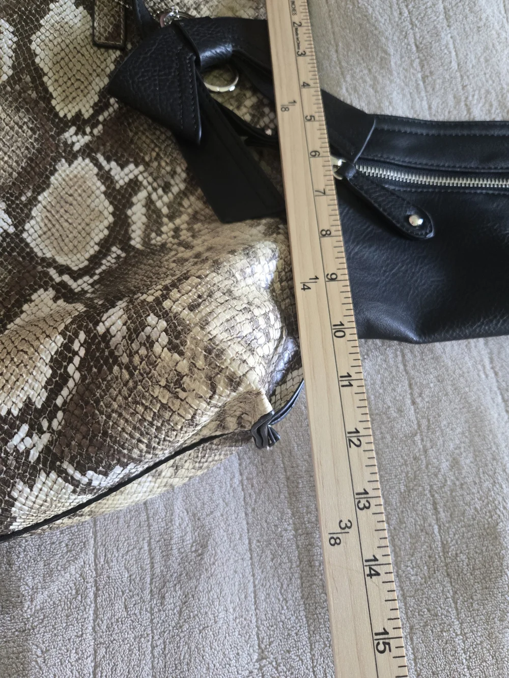 Snake-Print Tote Bag with Black Pouch - Stylish Women’s Shoulder Bag